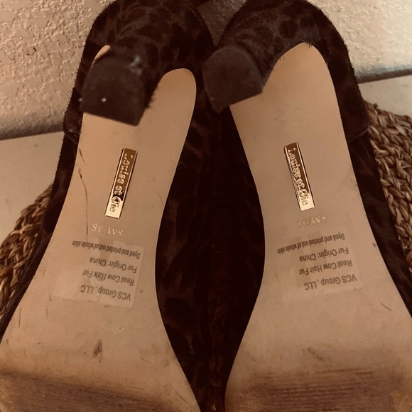 LOUISE ET CIE Real Cow Hair Black and Gray Peep Toe Size 8 EUC